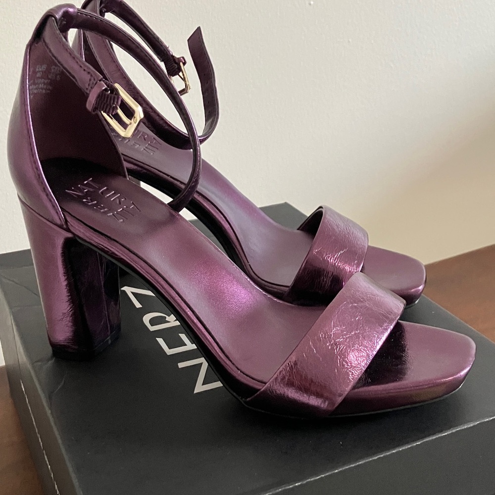 Naturalizer Shiny Purple Heels